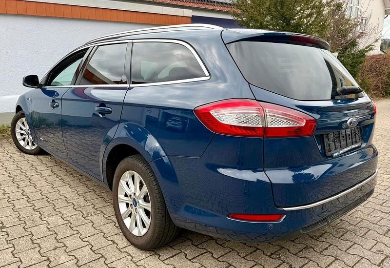 Gebraucht Ford Mondeo Titanium 140 PS (102 kW) 2012 Blau Kombi