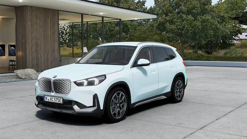 Blau Neu 2025 BMW iX1 xLine SUV | 50.908 € (Etwas zu teuer) - Bild 1/2