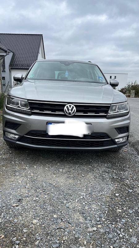 Gebraucht VW Tiguan 150 PS (110 kW) 2016 Grau SUV