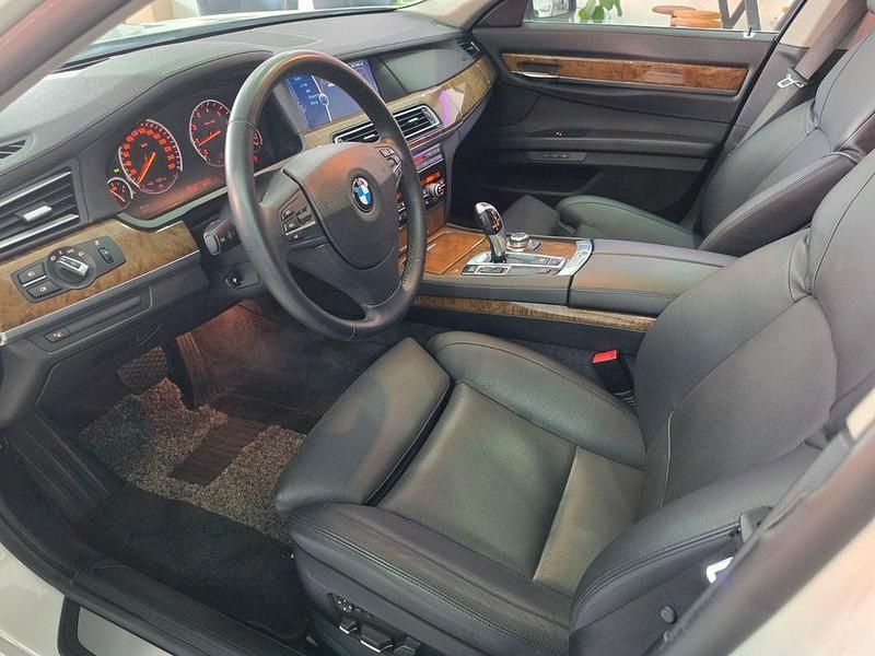 Gebraucht BMW 750L Performance 408 PS (300 kW) 2010 Weiß Limousine