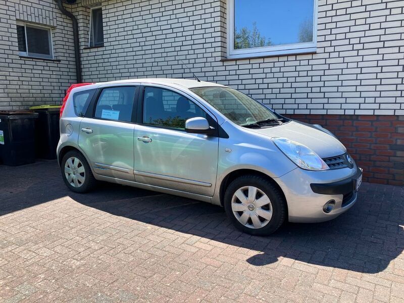 Silber Gebraucht 2007 Nissan Note Tekna Van / Kleinbus | 2.600 € (Fairer Preis) - Bild 1/3