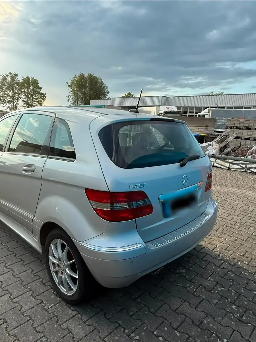 Gebraucht Mercedes B200 136 PS (100 kW) 2008 Silber Van / Kleinbus