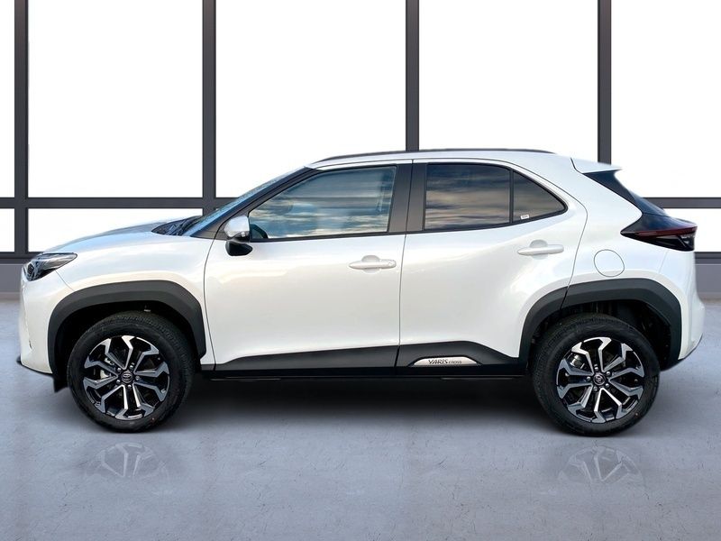Gebraucht Toyota Yaris Cross 92 PS (67 kW) 2024 Andere farbe SUV