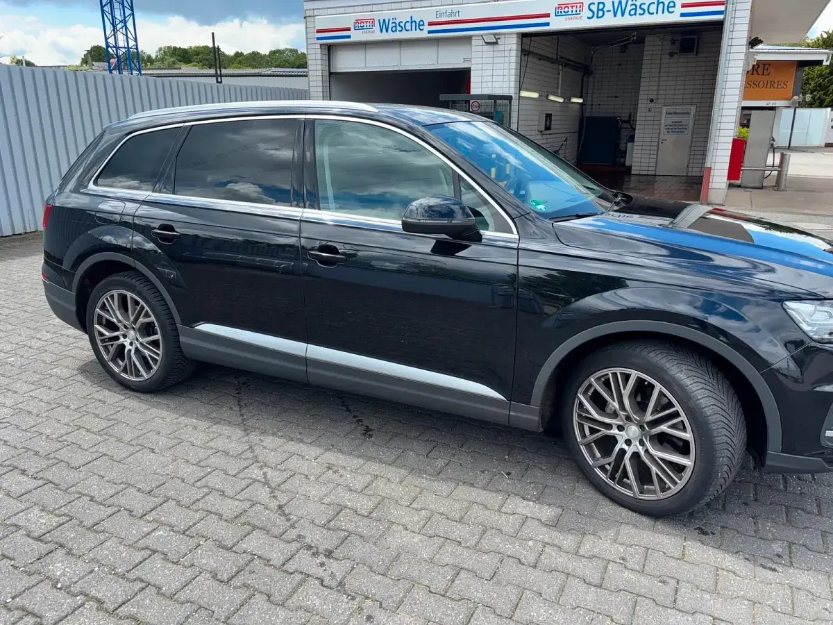 Używany Audi Q7 Design 272 KM (200 kW) 2016 Czarny SUV