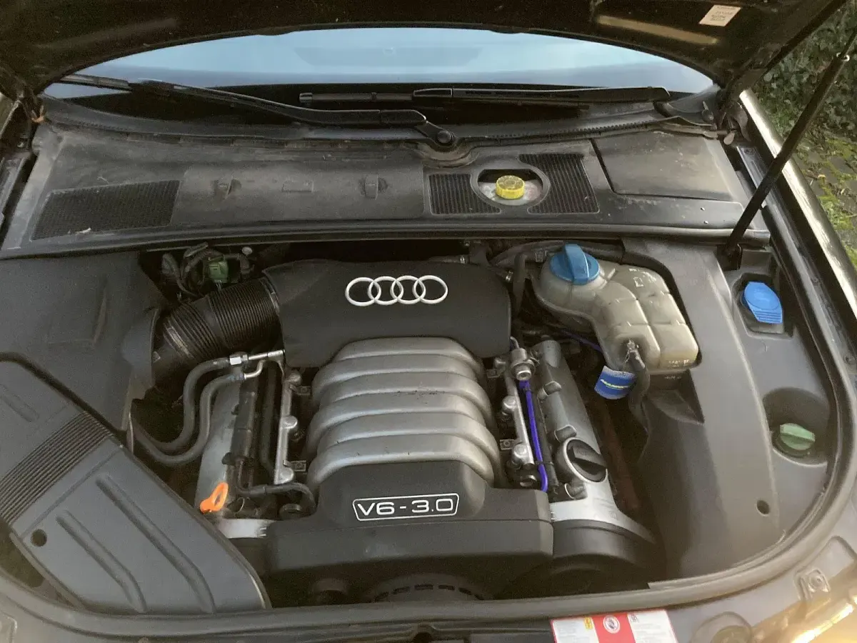 Usata Audi A4 Design 220 CV (161 kW) 2001 Nero Station wagon