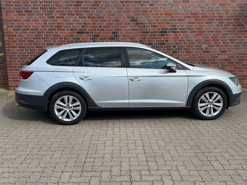 Używany Seat Leon X-Perience 179 KM (131 kW) 2015 Srebrny Kombi