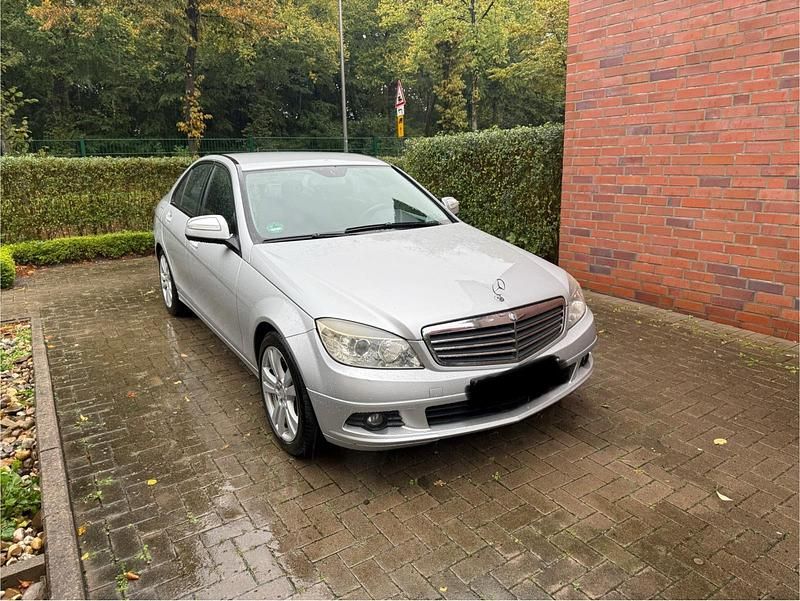 Silber Gebraucht 2007 Mercedes C220 Limousine | 3.899 € (Fairer Preis) - Bild 1/4