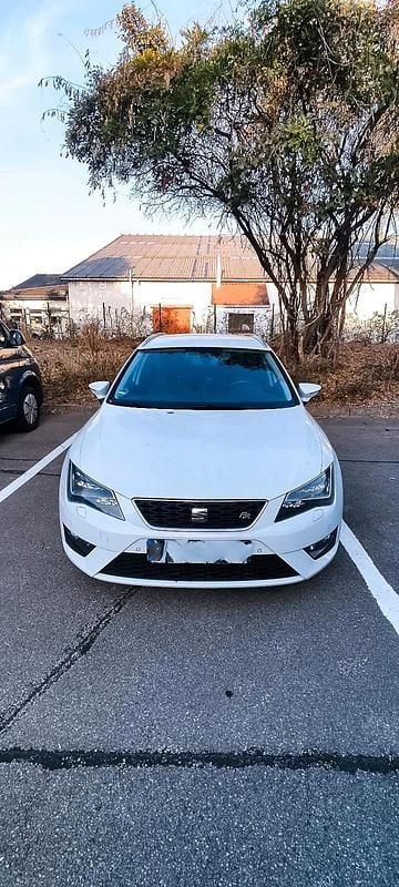 Weiß Gebraucht 2017 Seat Leon ST FR Kombi | 9.250 € (Guter Preis) - Bild 1/4
