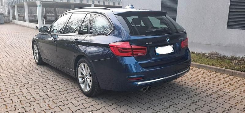 Gebraucht BMW 330 Luxury Line 252 PS (185 kW) 2018 Blau Kombi