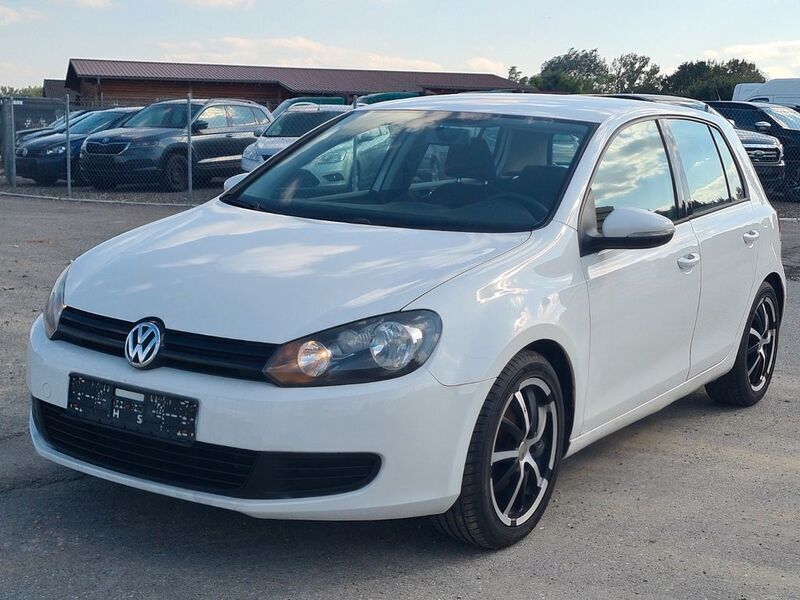Weiß Gebraucht 2012 VW Golf VI Trendline Limousine | 5.450 € (Guter Preis) - Bild 1/4