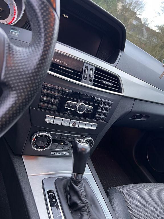 Gebraucht Mercedes C300 231 PS (169 kW) 2011 Grau Limousine