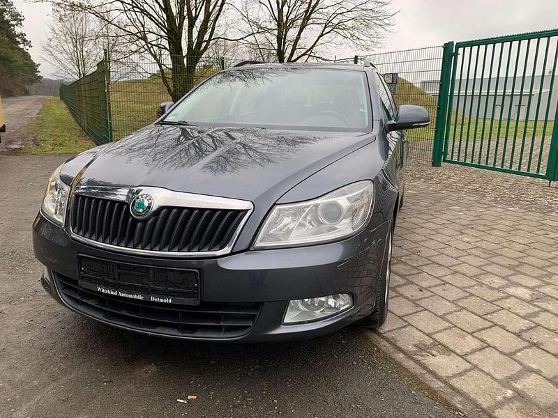 Gebraucht Skoda Octavia Impuls Edition 105 PS (77 kW) 2011 Kombi