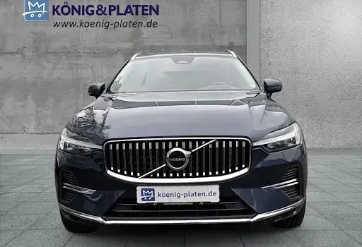 Używany Volvo XC60 Plus 197 KM (144 kW) 2022 Niebieski SUV