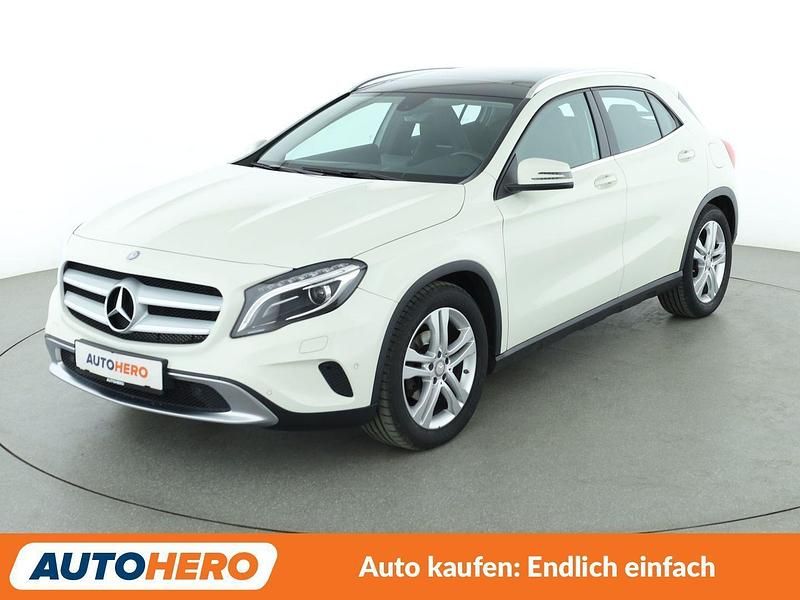 Gebraucht Mercedes GLA220 Urban 170 PS (125 kW) 2014 Weiß SUV