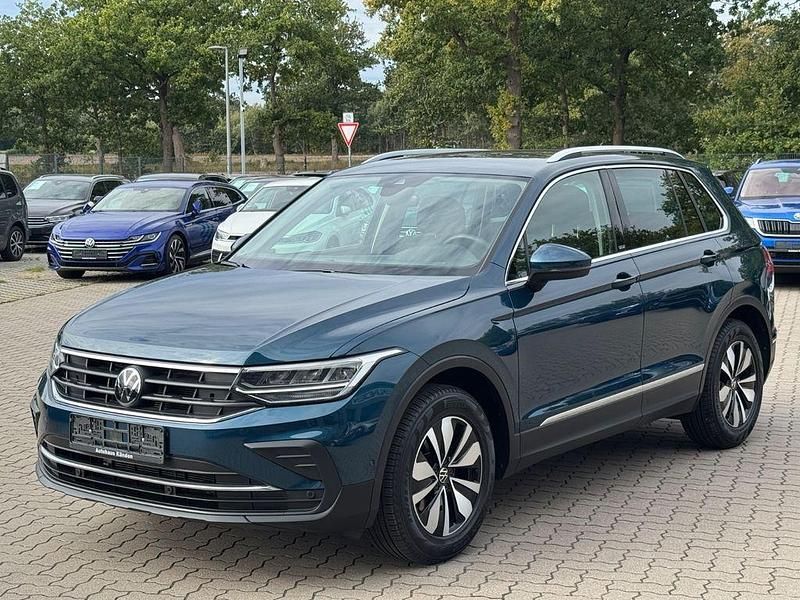 Blau Gebraucht 2024 VW Tiguan Move SUV | 30.980 € (Superpreis) - Bild 1/4