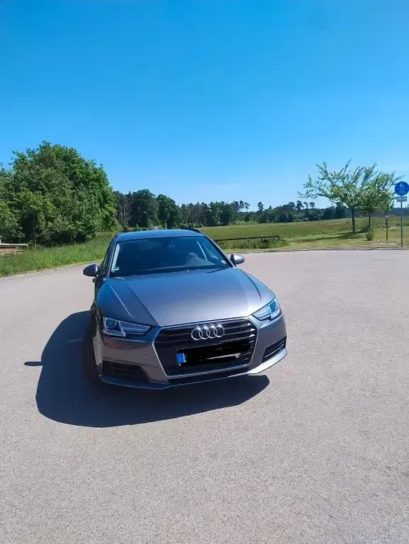 Gebraucht Audi A4 150 PS (110 kW) 2018 Grau Kombi