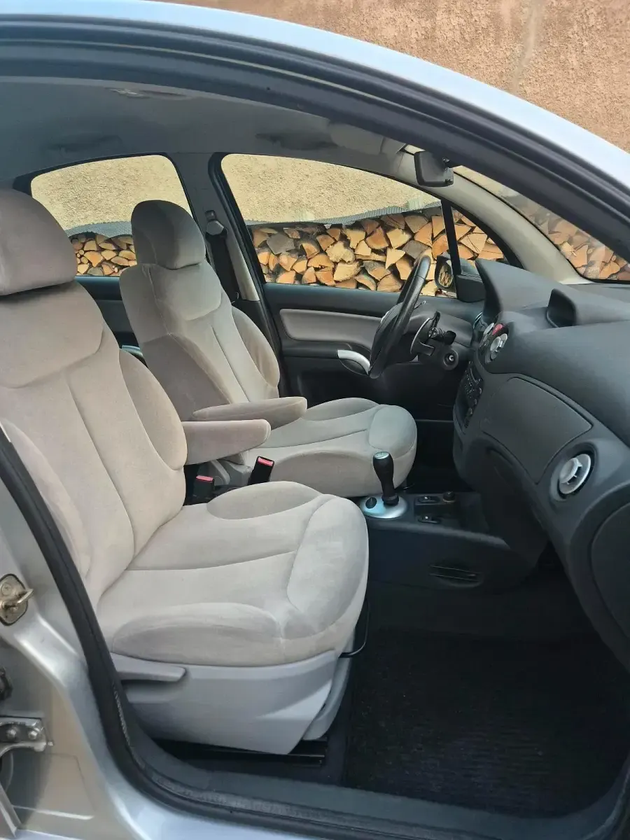 Gebraucht Citroën C3 109 PS (80 kW) 2004 Silber Kleinwagen