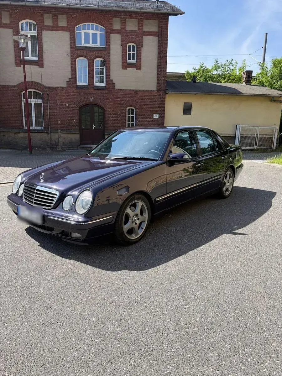 Gebraucht Mercedes E240 Elegance 170 PS (125 kW) 2000 Violet Limousine