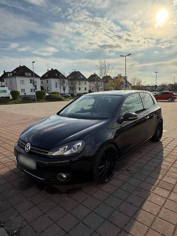 Second-hand VW Golf 122 CP (89 kW) 2009 Negru Coupe