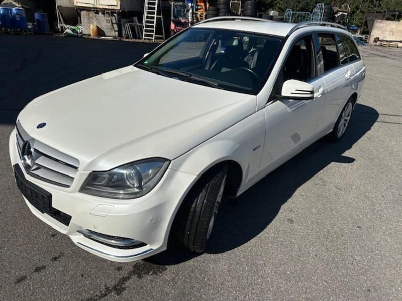 Weiß Gebraucht 2012 Mercedes C300 Kombi | 6.750 € (Fairer Preis) - Bild 1/4