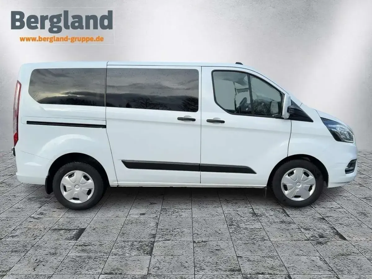 Gebraucht Ford Transit Custom Trend 131 PS (96 kW) 2023 Lackierung solid "frostweiá" weiß Kombi