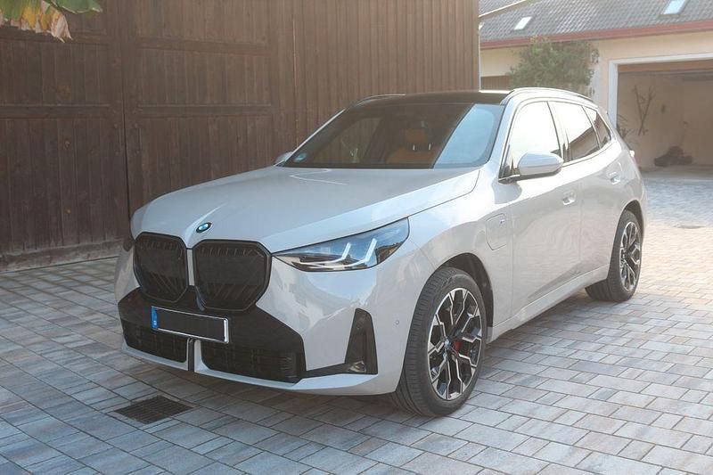 Beige Gebraucht 2025 BMW X3 Comfort Edition SUV | 63.700 € (Superpreis) - Bild 1/4