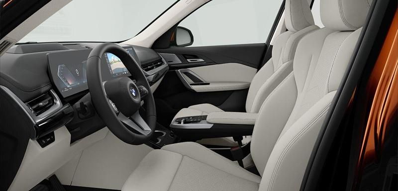 Gebraucht BMW X1 Comfort Edition 218 PS (160 kW) 2025 Orange SUV