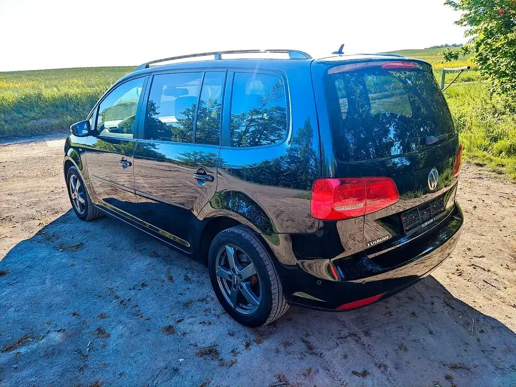 Gebraucht VW Touran Life 140 PS (102 kW) 2013 Schwarz Van / Kleinbus