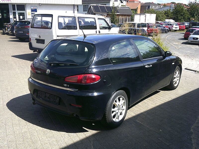 Gebraucht Alfa Romeo 147 Progression 105 PS (77 kW) 2005 Schwarz Kleinwagen