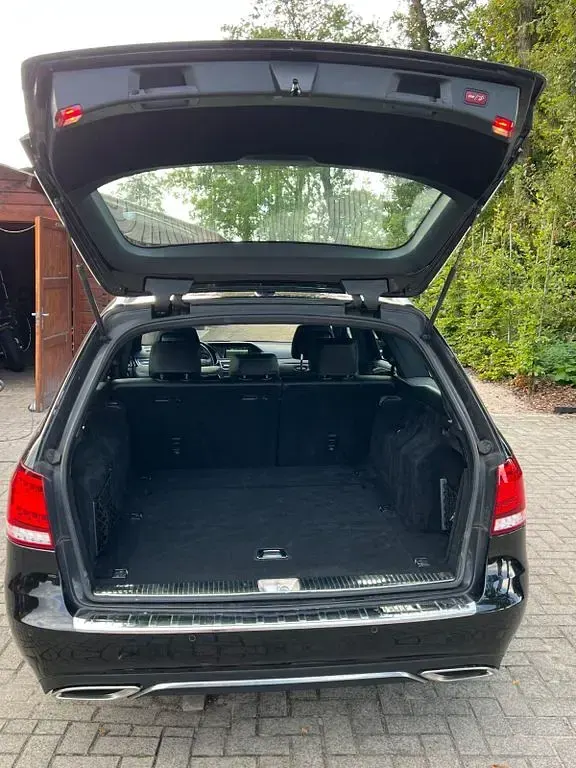 Gebraucht Mercedes E350 Avantgarde 258 PS (189 kW) 2016 Schwarz Limousine