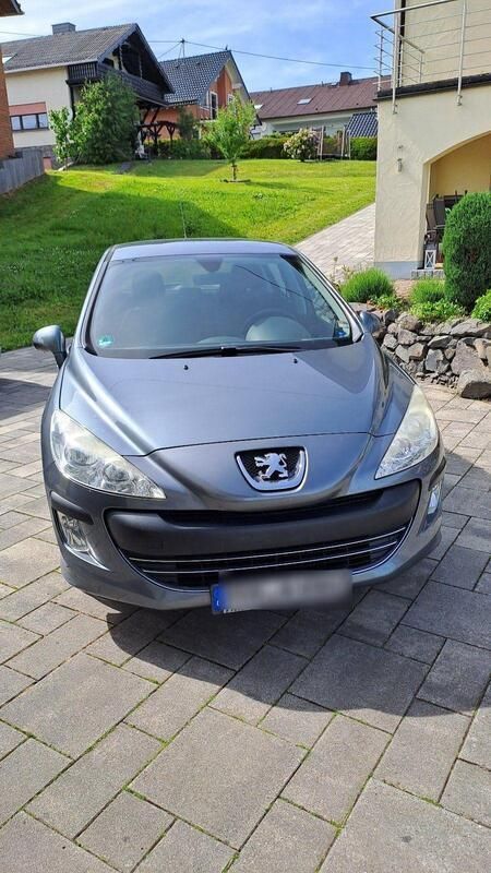 Grau Gebraucht 2009 Peugeot 308 Limousine | 2.999 € (Guter Preis) - Bild 1/4
