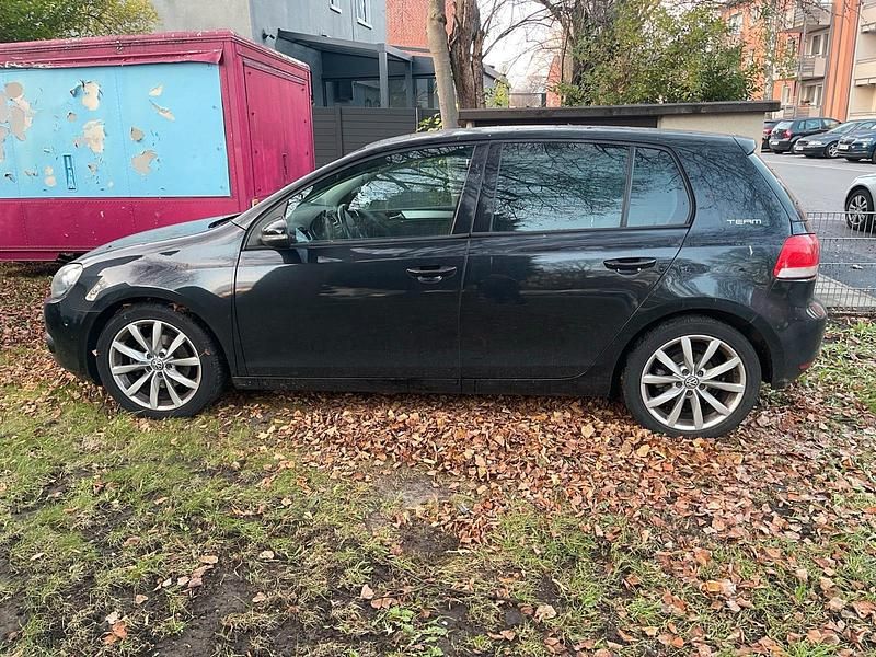 Schwarz Gebraucht 2009 VW Golf VI Limousine | 3.000 € (Guter Preis) - Bild 1/4
