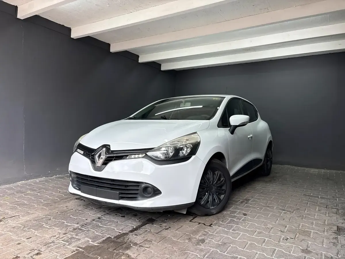 Gebraucht Renault Clio 75 PS (55 kW) 2013 Weiß Kleinwagen
