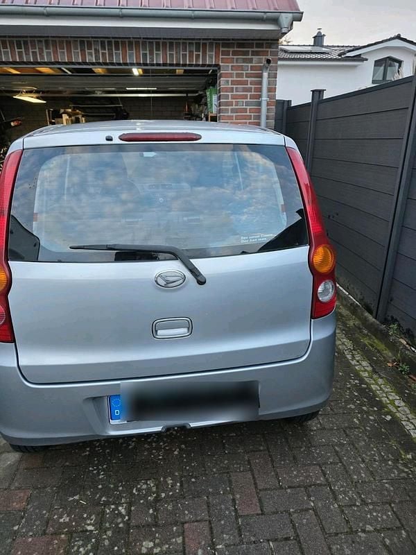 Gebraucht Daihatsu Charade 69 PS (50 kW) 2007 Silber Limousine