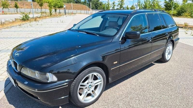 Schwarz Gebraucht 2001 BMW 530 Exclusive Limousine | 4.222 € (Guter Preis) - Bild 1/4
