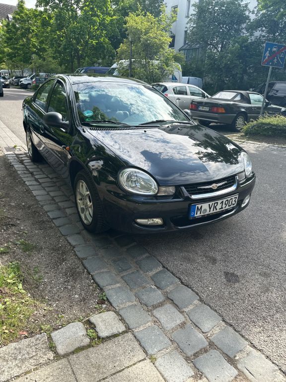 Schwarz Gebraucht 2000 Chrysler Neon Limousine | 1.000 € - Bild 1/4