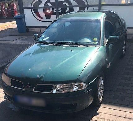 Grün Gebraucht 2001 Mitsubishi Carisma Elegance Limousine | 500 € (Guter Preis) - Bild 1/4