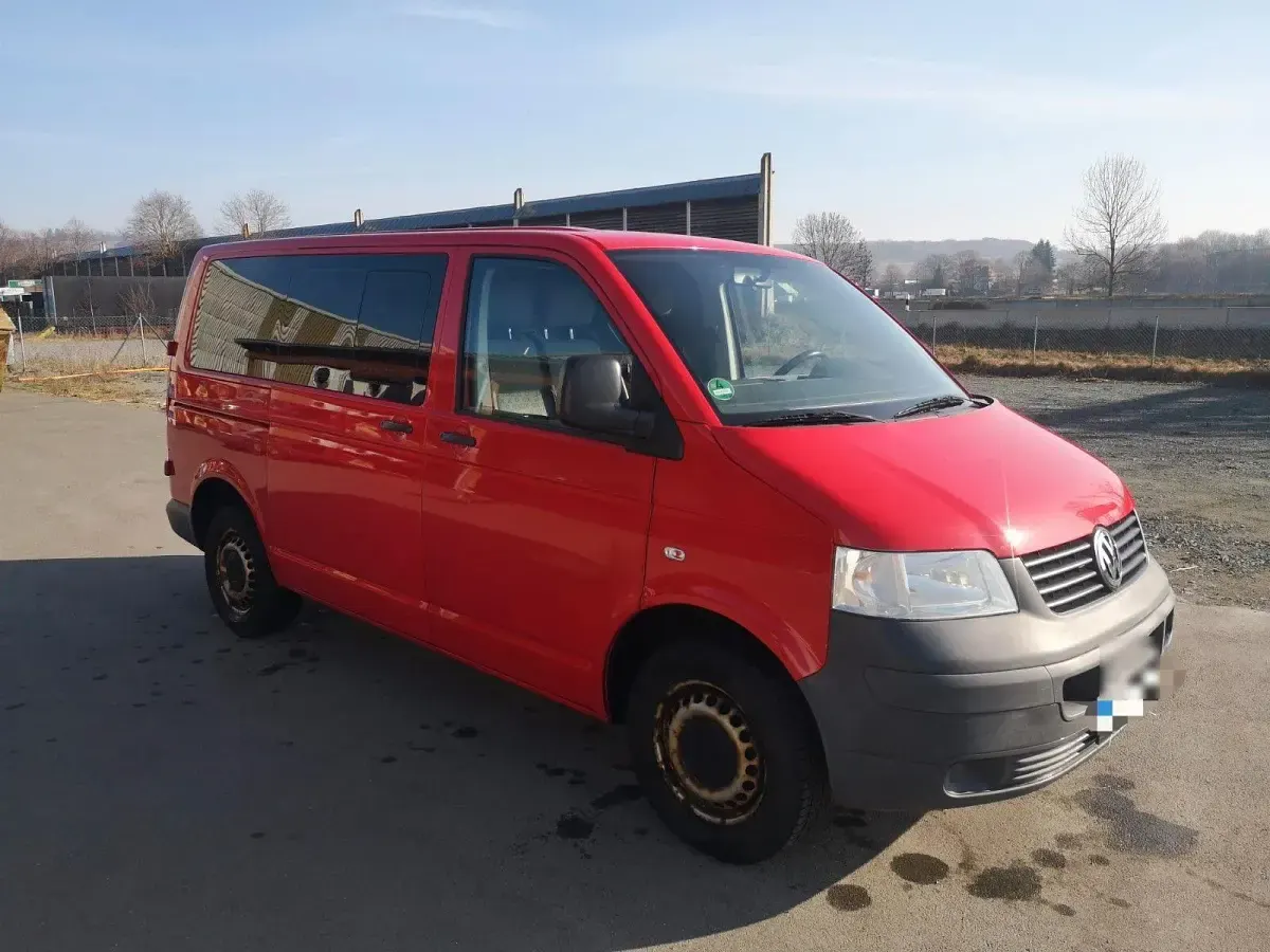 Gebraucht VW Caravelle 131 PS (96 kW) 2009 Rot Van