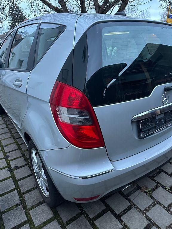 Gebraucht Mercedes A160 95 PS (69 kW) 2011 Grau Limousine