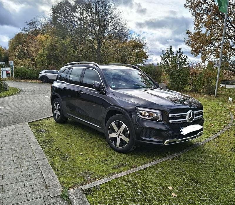 Schwarz Gebraucht 2022 Mercedes GLB200 SUV | 32.900 € (Superpreis) - Bild 1/2