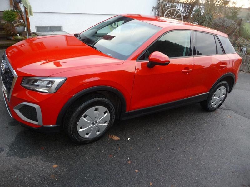 Rot Gebraucht 2024 Audi Q2 Ambiente SUV | 26.690 € (Superpreis) - Bild 1/4