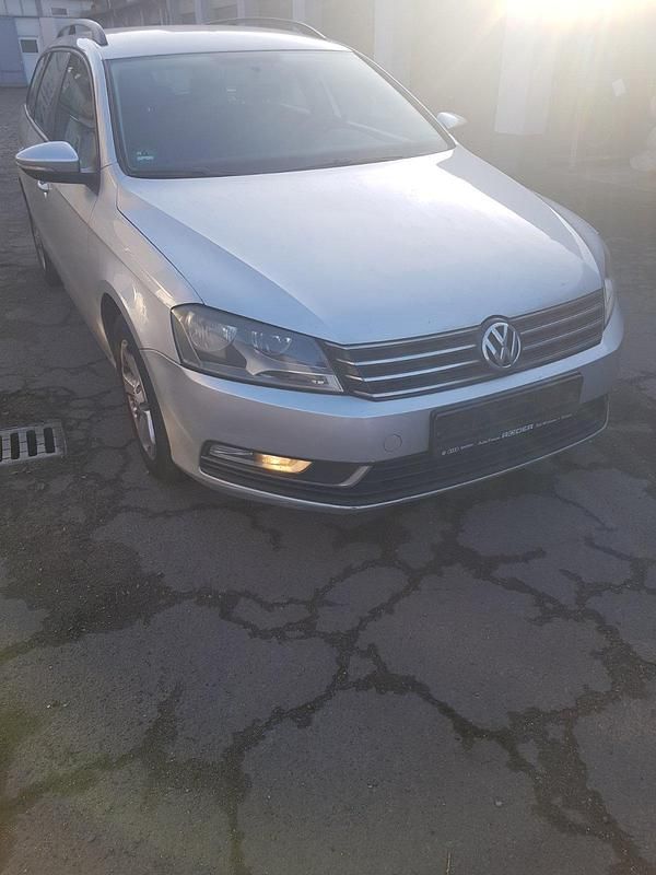 Gebraucht VW Passat Highline 122 PS (89 kW) 2011 Silber Kombi