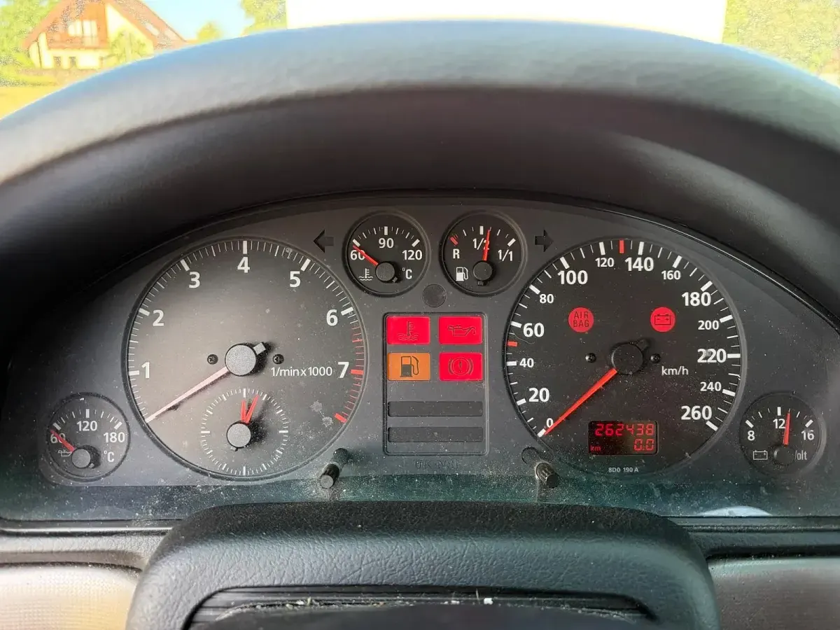 Gebraucht Audi A4 125 PS (91 kW) 1997 Rot Limousine