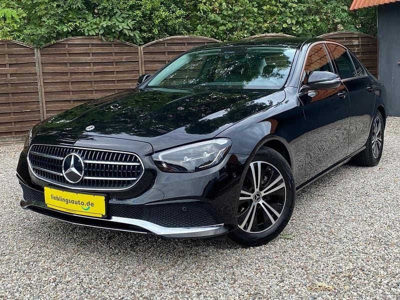 Schwarz Gebraucht 2023 Mercedes E200 Limousine | 37.990 € (Guter Preis) - Bild 1/3