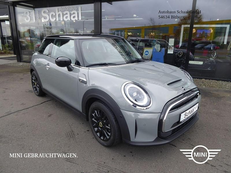 Grau Gebraucht 2021 Mini Cooper SE Classic Kleinwagen | 16.890 € (Fairer Preis) - Bild 1/4