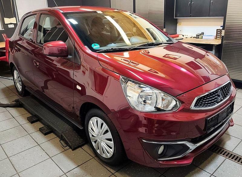 Gebraucht Mitsubishi Space Star Diamant Edition 71 PS (52 kW) 2017 Rot Limousine