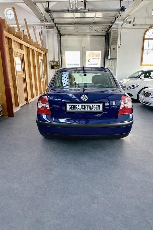 Gebraucht VW Passat 150 PS (110 kW) 2002 Blau Limousine