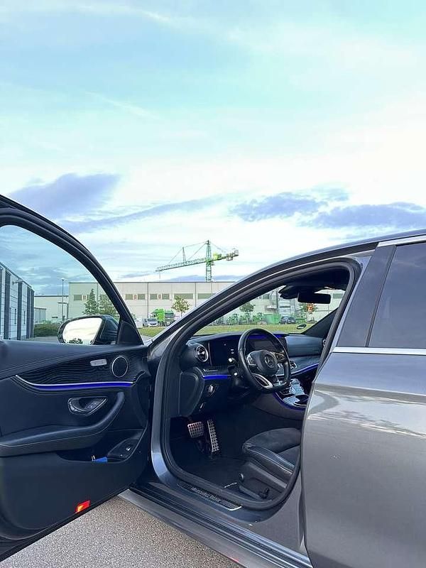 Gebraucht Mercedes E220 AMG line 194 PS (142 kW) 2017 Limousine