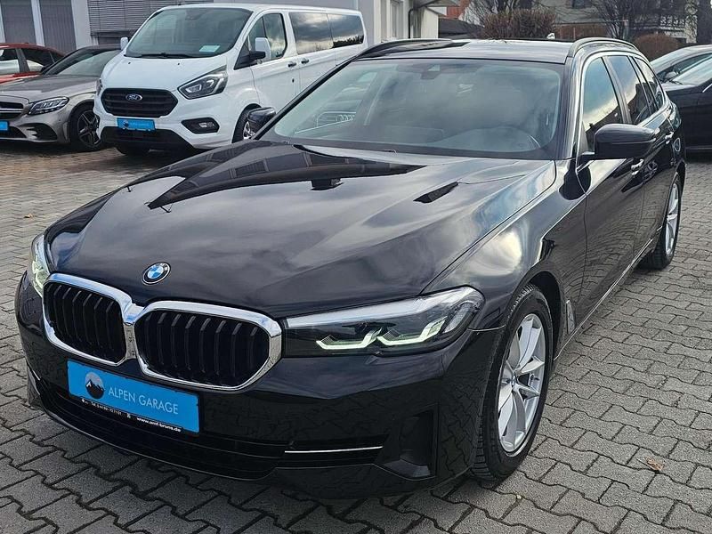 Gebraucht BMW 520 190 PS (139 kW) 2022 Schwarz Kombi