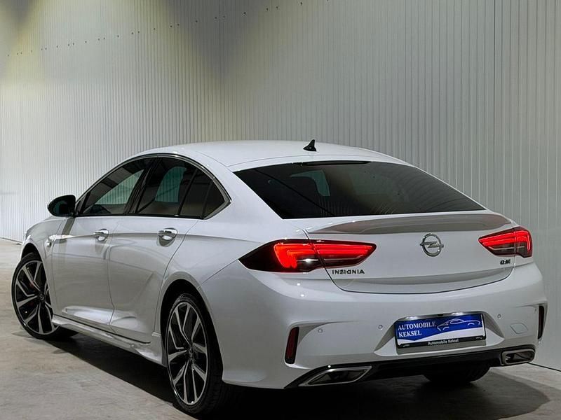 Gebraucht Opel Insignia 209 PS (153 kW) 2018 Weiß Kombi